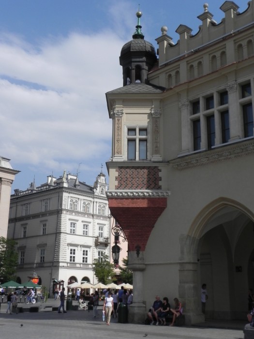 Cloth Hall, Exterior